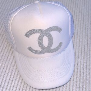 Trucker hat